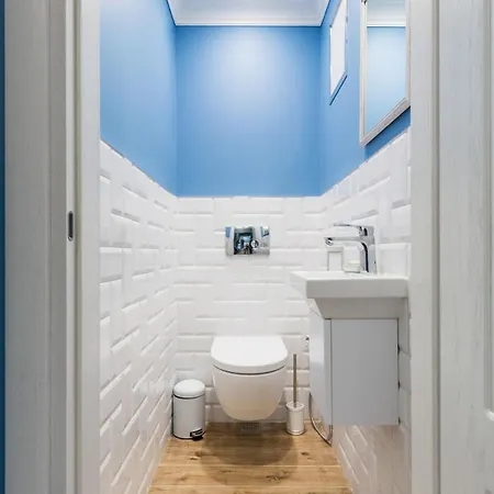 Casa Dolce Far Niente , In Blue, Parking