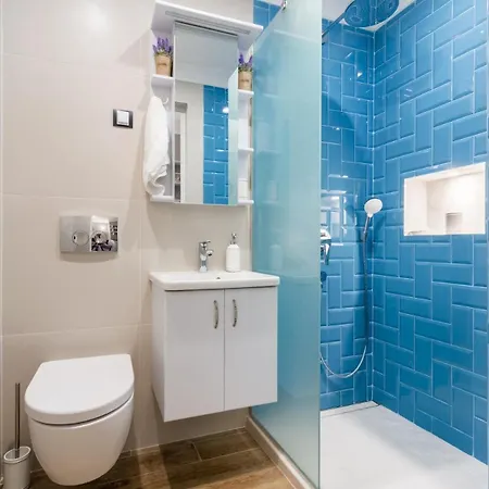 Casa Dolce Far Niente , In Blue, Parking